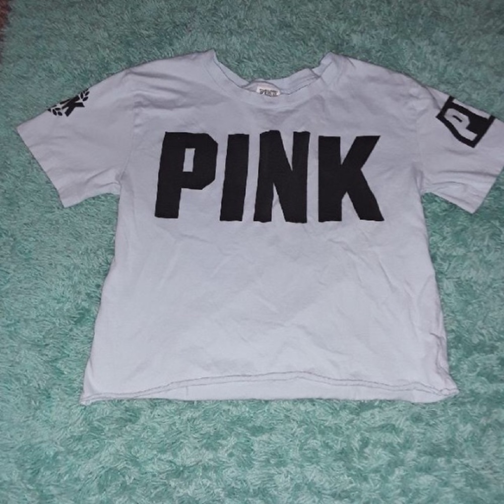 Vs pink cropped shirt